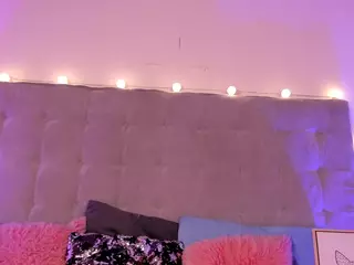 Melissa-Stonee's Live Sex Cam Show