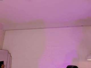 allyjensen Live Webcam on CamSoda