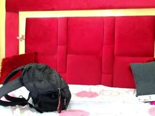 Live webcam model exoticbigmandx on Soda Cams