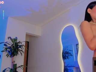 le modèle honey-flawless est en webcam porno dans un show sur le site camsoda, il possède les tags suivants: average,black hair,brown eyes,drinking,no smoking,orgasm,spank,tease,teen 18,young adult,big tits,hd