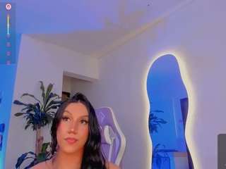 le modèle honey-flawless est en webcam porno dans un show sur le site camsoda, il possède les tags suivants: average,black hair,brown eyes,drinking,no smoking,orgasm,spank,tease,teen 18,young adult,big tits,hd