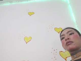 hugekira Live Webcam on CamSoda