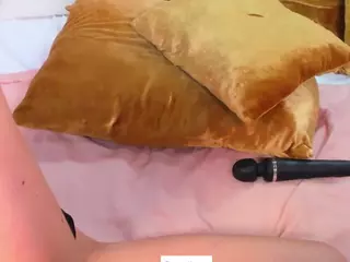 KhloeCutee's Live Sex Cam Show