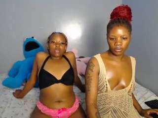 blackwidoww44 from CamSoda