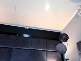 cherryy-bomb Live Webcam on CamSoda