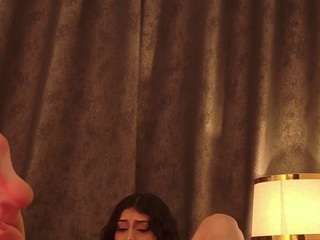LAURAAX live webcam show