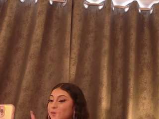 LAURAAX live webcam show