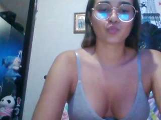 trianabell Live Webcam on CamSoda