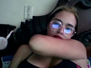 trianabell Live Webcam on CamSoda