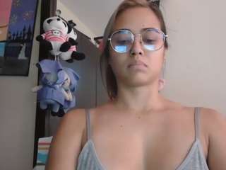 trianabell live cam profile