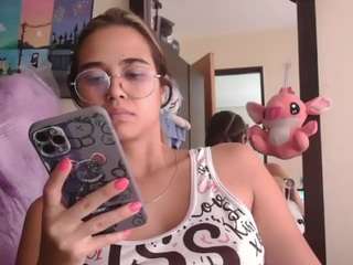 trianabell Live Webcam on CamSoda