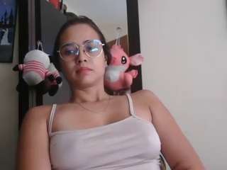 trianabell's live room