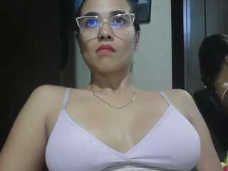 trianabell Live Webcam on CamSoda