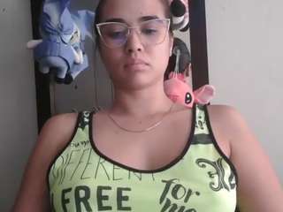 Trianabell live webcam show