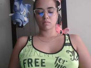 Trianabell live webcam show