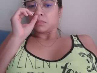Trianabell live webcam show