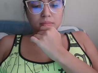 Trianabell live webcam show