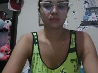 Trianabell live webcam show