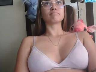 Trianabell live webcam show