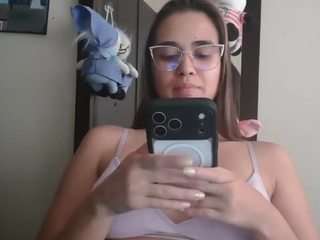 Trianabell's cam show statistics and live stream