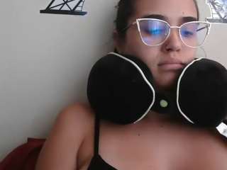 trianabell Live Webcam on CamSoda