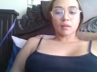 Trianabell's Live Sex Cam Show