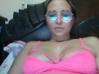 Trianabell's Live Sex Cam Show