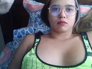 Trianabell's Live Sex Cam Show