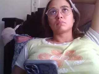 Trianabell's Live Sex Cam Show