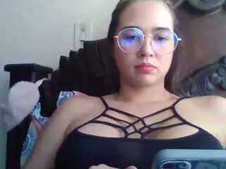 Trianabell's Live Sex Cam Show