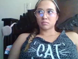 Trianabell's Live Sex Cam Show