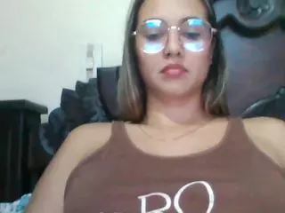 Trianabell's Live Sex Cam Show