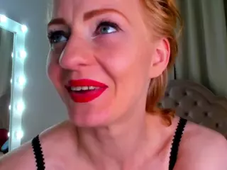 AlisaRedheir's Live Sex Cam Show