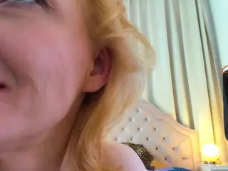 AlisaRedheir's Live Sex Cam Show
