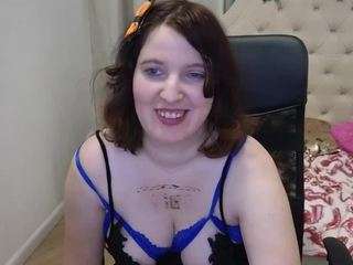 SquirtyAngela live cam preview