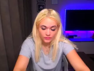 Blondekiss's Live Sex Cam Show