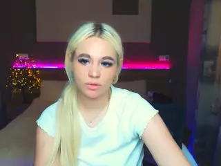 Blondekiss's Live Sex Cam Show