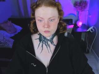 CassieRedKiss