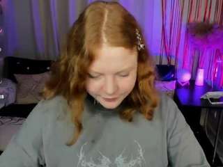 cassieredkiss's CamSoda show and profile