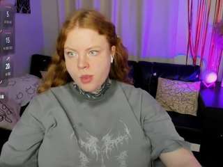 cassieredkiss's CamSoda show and profile