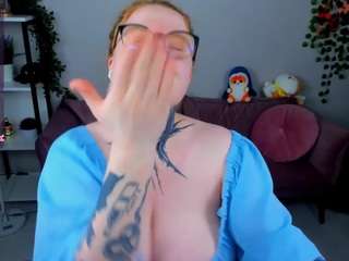 cassieredkiss Live Webcam on CamSoda