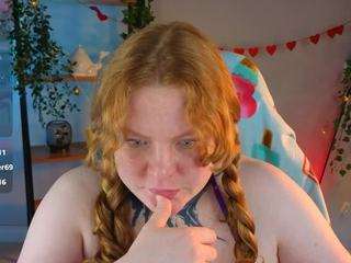 CassieRedKiss