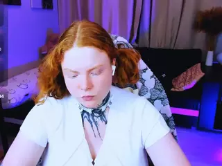 CassieRedKiss's Live Sex Cam Show