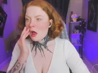 CassieRedKiss's Live Sex Cam Show