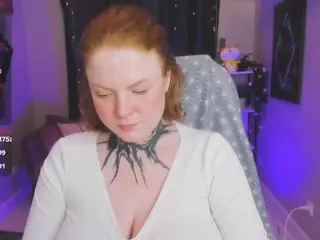 CassieRedKiss's Live Sex Cam Show