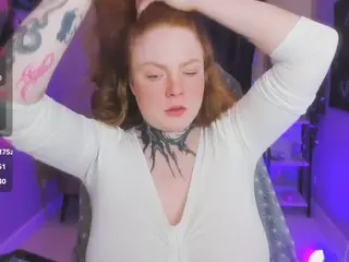 CassieRedKiss's Live Sex Cam Show