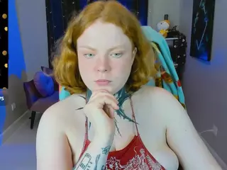 CassieRedKiss's Live Sex Cam Show