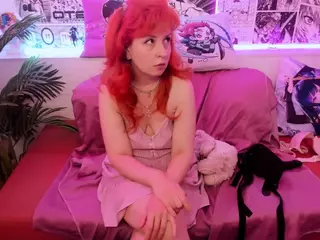 CrystalLovelyy's Live Sex Cam Show