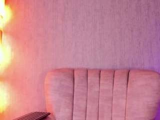 lunar-leen's live room