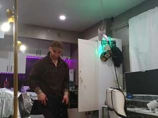 le modèle rentedbimanymen est en webcam porno dans un show sur le site camsoda, il possède les tags suivants: american,anal toys,tattoos,smoking,roleplay,orgasm,muscular,milf,middle aged,lean,jerk off,italian,handjob,facial piercings,cock rating,brown eyes,bdsm,bald,hd,white